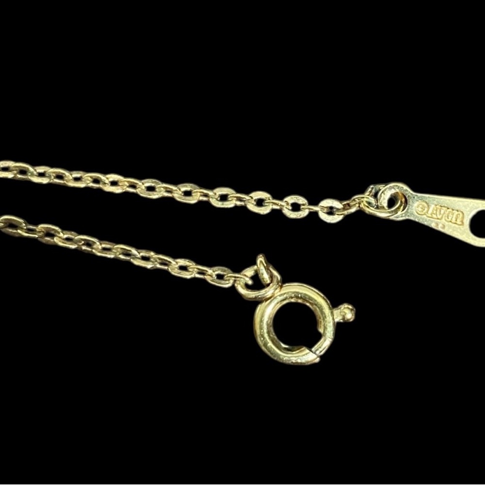 Vintage Avon “Mom” Gold-Tone Dainty Pendant Necklace - Picture 9 of 9